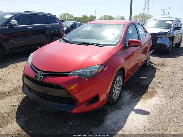 5YFBURHEXHP581817 2017 TOYOTA COROLLA - Image 2