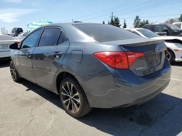 5YFBURHEXHP587116 2017 TOYOTA COROLLA - Image 2