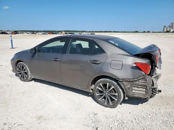 5YFBURHEXHP589013 2017 TOYOTA COROLLA - Image 2