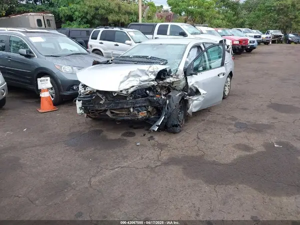 5YFBURHEXHP590842 2017 TOYOTA COROLLA - Image 2