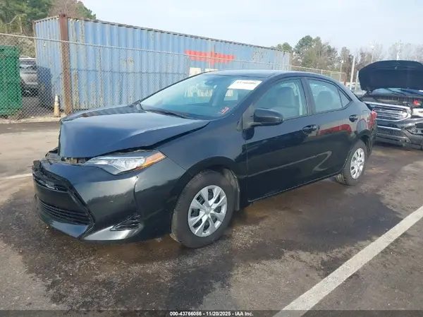 5YFBURHEXHP591330 2017 TOYOTA COROLLA - Image 2