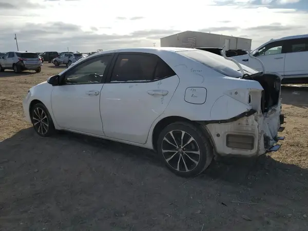 5YFBURHEXHP591523 2017 TOYOTA COROLLA - Image 2