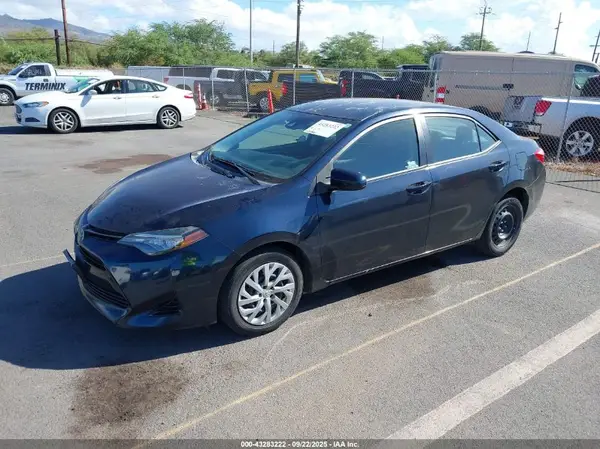 5YFBURHEXHP593773 2017 TOYOTA COROLLA - Image 2