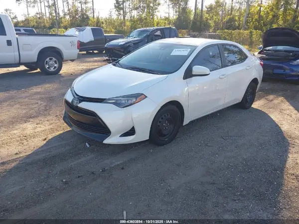 5YFBURHEXHP599315 2017 TOYOTA COROLLA - Image 2