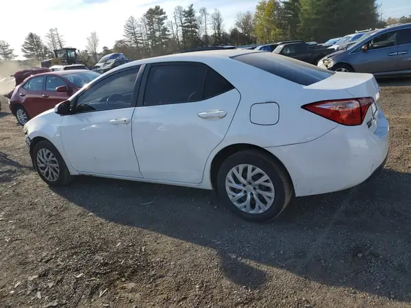 5YFBURHEXHP599458 2017 TOYOTA COROLLA - Image 2
