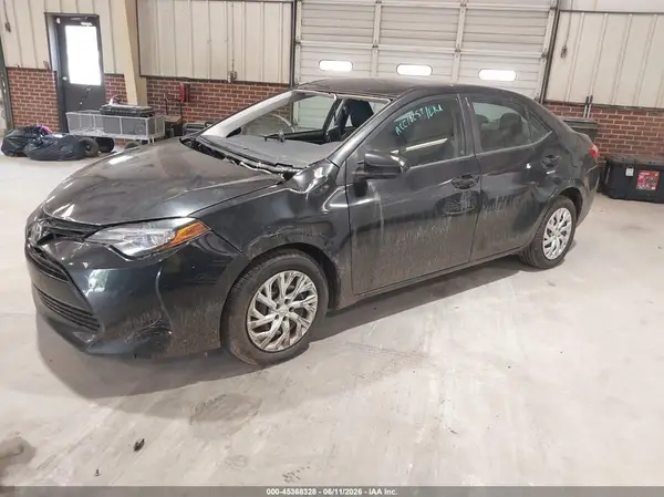 5YFBURHEXHP600222 2017 TOYOTA COROLLA - Image 2