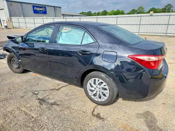 5YFBURHEXHP600950 2017 TOYOTA COROLLA - Image 2