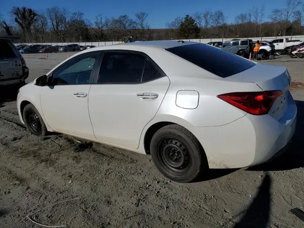 5YFBURHEXHP601693 2017 TOYOTA COROLLA - Image 2