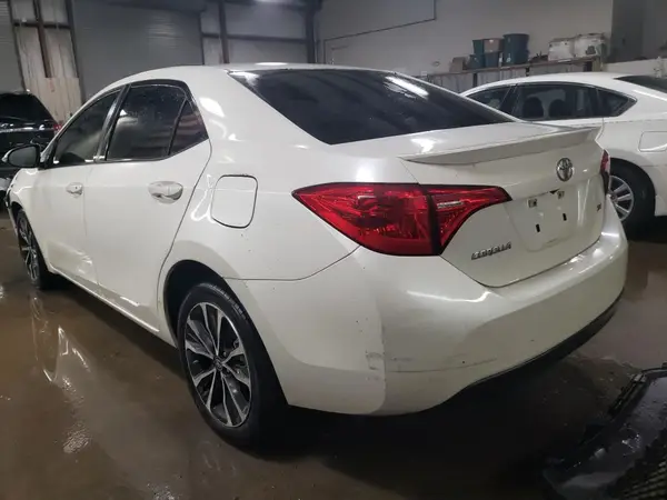 5YFBURHEXHP603525 2017 TOYOTA COROLLA - Image 2