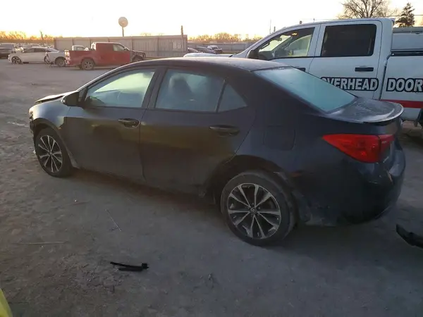 5YFBURHEXHP604528 2017 TOYOTA COROLLA - Image 2