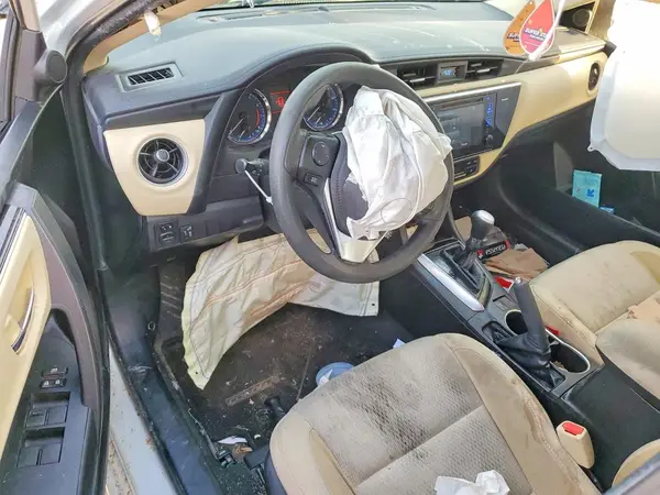 5YFBURHEXHP604660 2017 TOYOTA COROLLA - Image 8