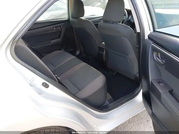 5YFBURHEXHP605873 2017 TOYOTA COROLLA - Image 8
