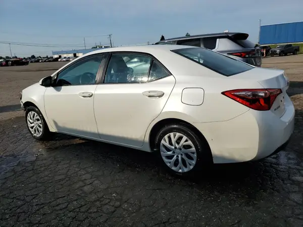 5YFBURHEXHP606151 2017 TOYOTA COROLLA - Image 2