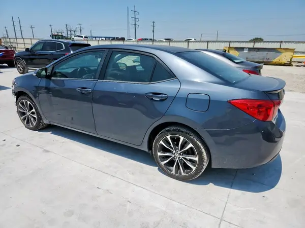 5YFBURHEXHP606831 2017 TOYOTA COROLLA - Image 2