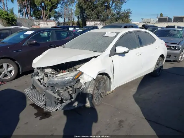5YFBURHEXHP606859 2017 TOYOTA COROLLA - Image 2