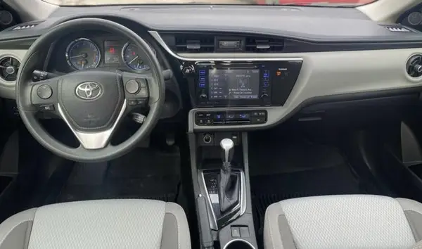 5YFBURHEXHP607106 2017 TOYOTA COROLLA - Image 8