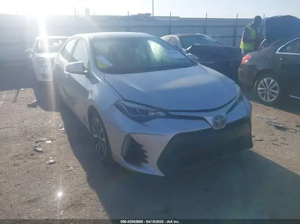 5YFBURHEXHP607459 2017 TOYOTA COROLLA - Image 1