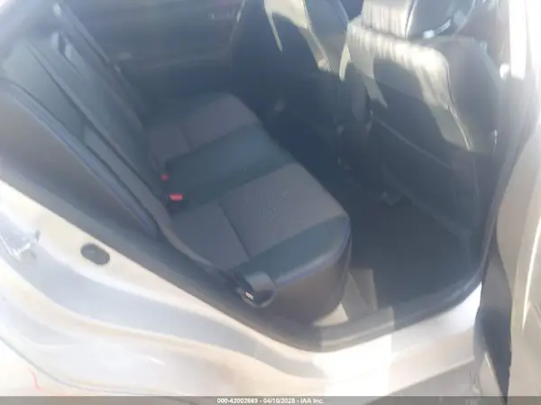 5YFBURHEXHP607459 2017 TOYOTA COROLLA - Image 8