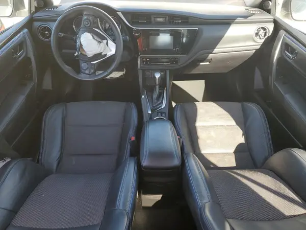 5YFBURHEXHP607493 2017 TOYOTA COROLLA - Image 8
