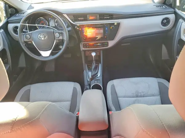 5YFBURHEXHP609194 2017 TOYOTA COROLLA - Image 8