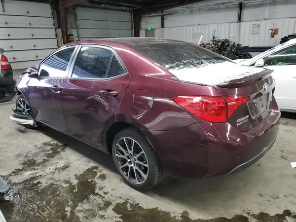 5YFBURHEXHP609275 2017 TOYOTA COROLLA - Image 2