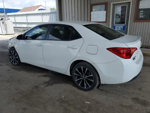 5YFBURHEXHP609387 2017 TOYOTA COROLLA - Image 2