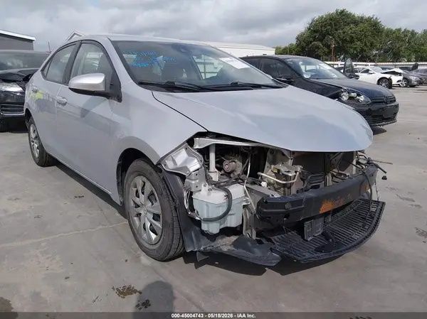 5YFBURHEXHP610393 2017 TOYOTA COROLLA - Image 1