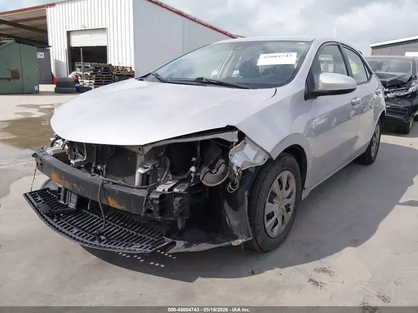 5YFBURHEXHP610393 2017 TOYOTA COROLLA - Image 2