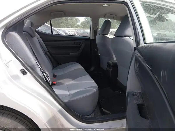 5YFBURHEXHP610393 2017 TOYOTA COROLLA - Image 8