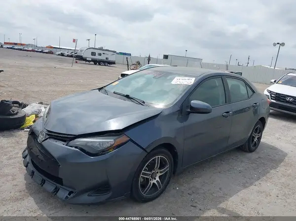 5YFBURHEXHP612175 2017 TOYOTA COROLLA - Image 2