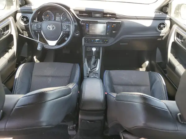 5YFBURHEXHP615075 2017 TOYOTA COROLLA - Image 8