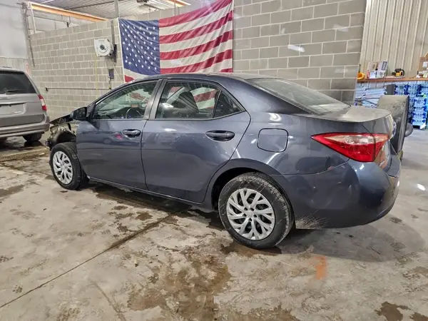 5YFBURHEXHP615142 2017 TOYOTA COROLLA - Image 2