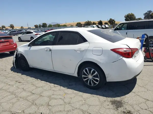 5YFBURHEXHP618901 2017 TOYOTA COROLLA - Image 2