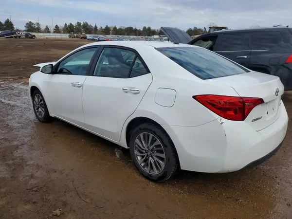 5YFBURHEXHP620096 2017 TOYOTA COROLLA - Image 2
