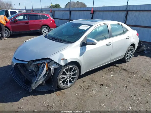5YFBURHEXHP624312 2017 TOYOTA COROLLA - Image 2