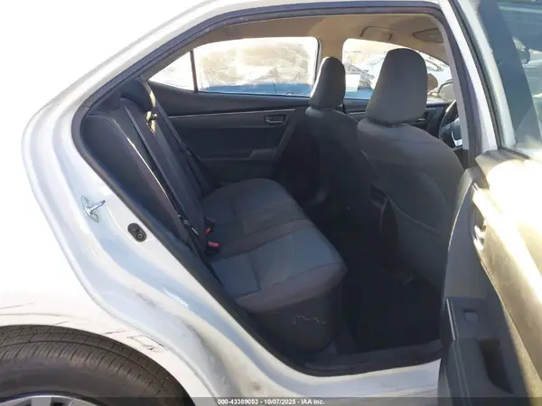 5YFBURHEXHP626111 2017 TOYOTA COROLLA - Image 8