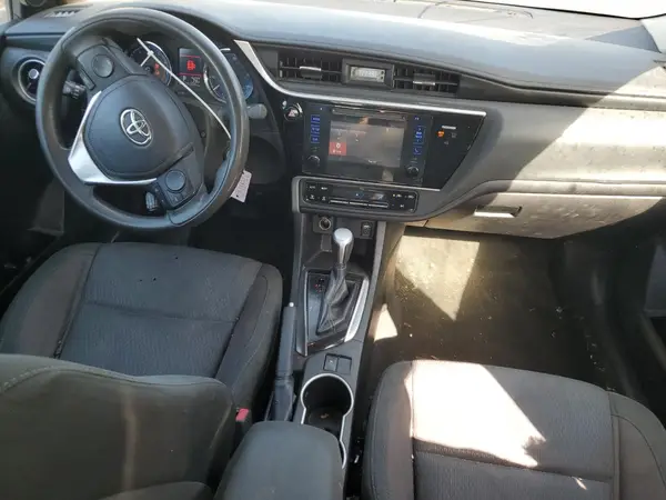 5YFBURHEXHP626190 2017 TOYOTA COROLLA - Image 8