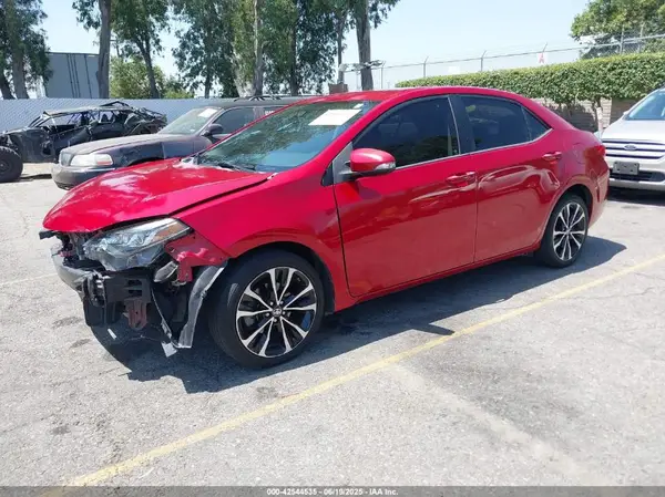 5YFBURHEXHP627808 2017 TOYOTA COROLLA - Image 2