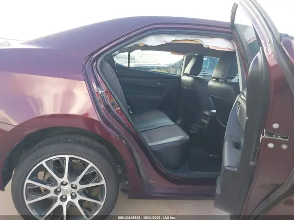5YFBURHEXHP627999 2017 TOYOTA COROLLA - Image 8