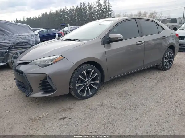 5YFBURHEXHP628022 2017 TOYOTA COROLLA - Image 2