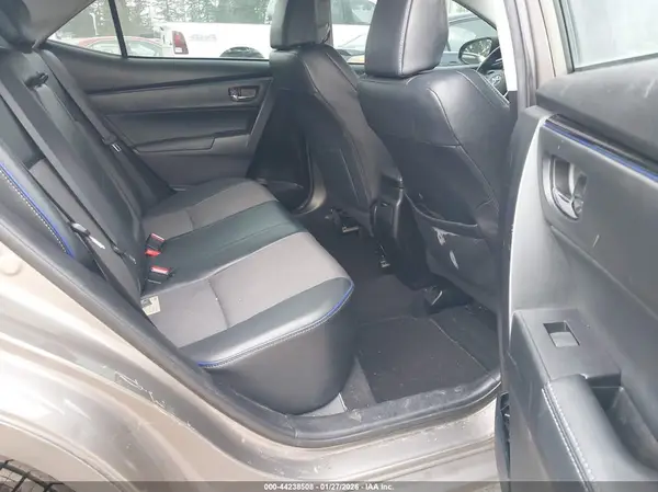 5YFBURHEXHP628022 2017 TOYOTA COROLLA - Image 8