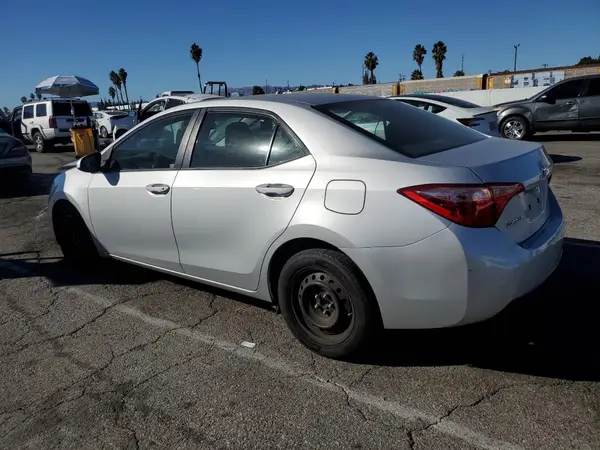 5YFBURHEXHP628568 2017 TOYOTA COROLLA - Image 2