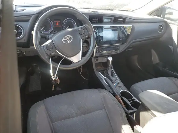 5YFBURHEXHP628568 2017 TOYOTA COROLLA - Image 8