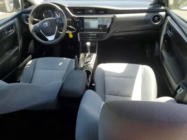 5YFBURHEXHP628988 2017 TOYOTA COROLLA - Image 8