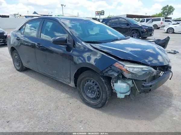 5YFBURHEXHP631986 2017 TOYOTA COROLLA - Image 1