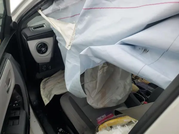 5YFBURHEXHP634998 2017 TOYOTA COROLLA - Image 8