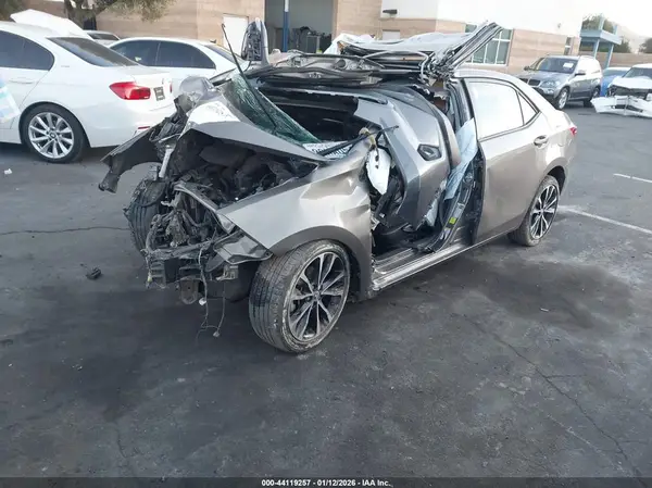 5YFBURHEXHP636976 2017 TOYOTA COROLLA - Image 2