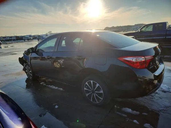 5YFBURHEXHP637559 2017 TOYOTA COROLLA - Image 2