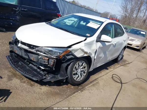 5YFBURHEXHP638193 2017 TOYOTA COROLLA - Image 2