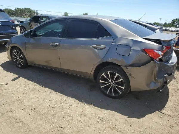 5YFBURHEXHP642745 2017 TOYOTA COROLLA - Image 2